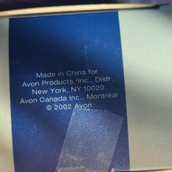 AVON Wraparound Sparkling Earrings - Picture 5 of 5